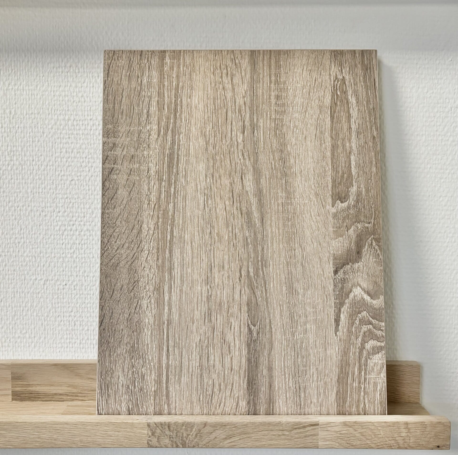 front_Kunststof melamine – RU structuur (houtstructuur met onregelmatig gestreept patroon)
